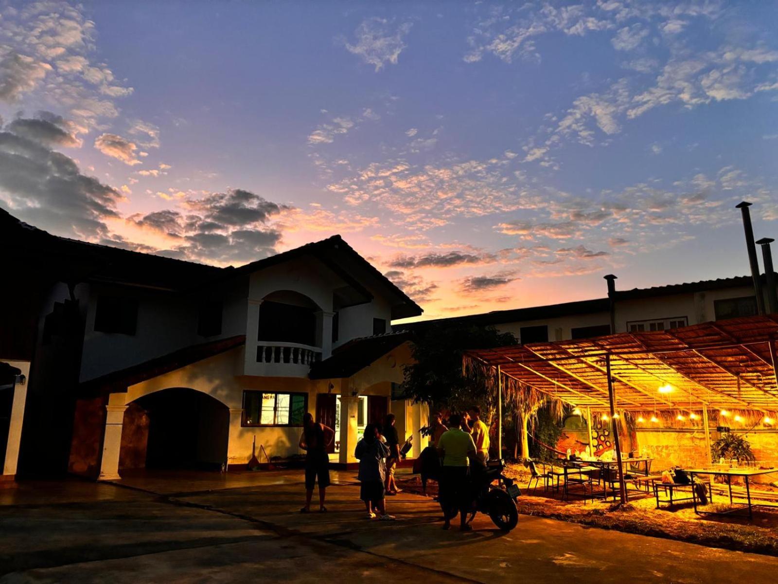 Social Garden Hostel Chiang Rai Eksteriør billede